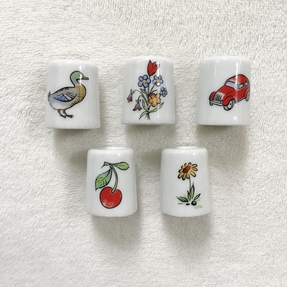 Set of 5 Vintage 1970s Porcelain Mini Candle Holders - Picture 1 of 15